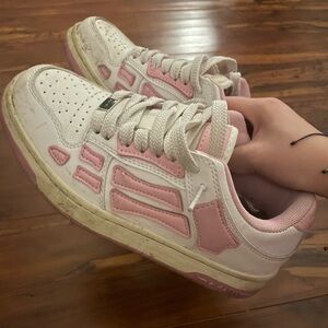 amiri skeleton low top shoes worn a couple times, great condition size 6 wmns